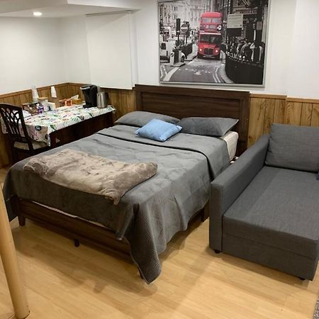 Big Oasis Studio Near Airport Yyz Hotell Toronto Exteriör bild