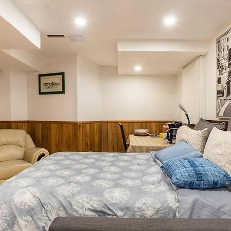 Big Oasis Studio Near Airport Yyz Hotell Toronto Exteriör bild