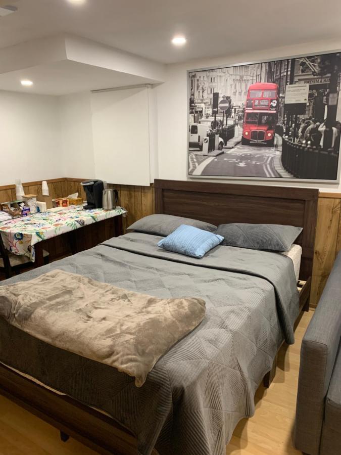 Big Oasis Studio Near Airport Yyz Hotell Toronto Exteriör bild