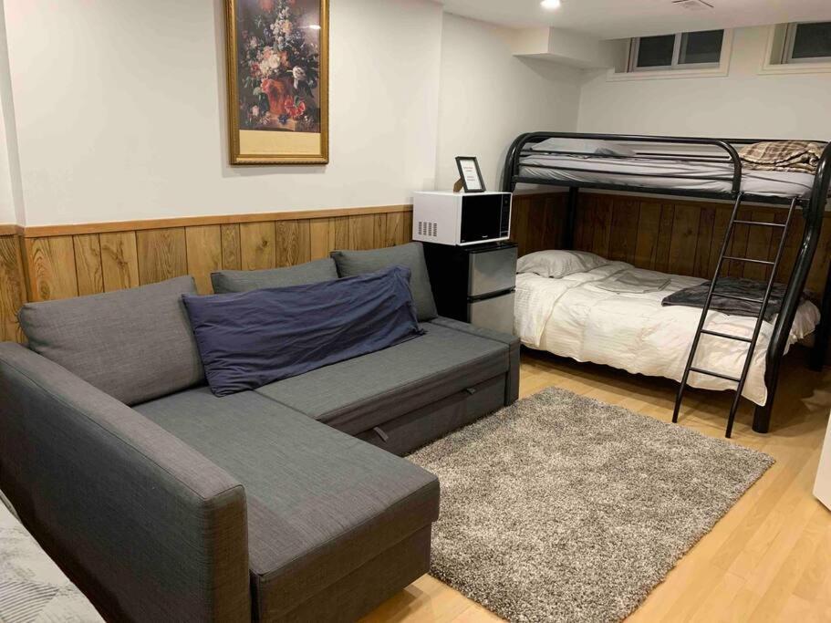 Big Oasis Studio Near Airport Yyz Hotell Toronto Exteriör bild