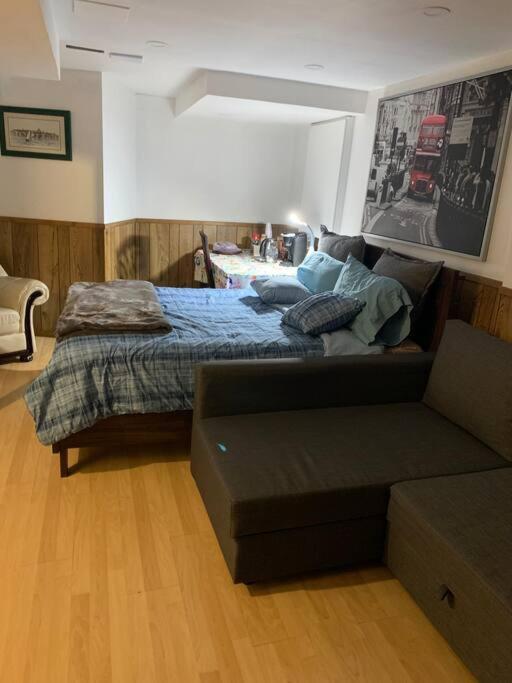 Big Oasis Studio Near Airport Yyz Hotell Toronto Exteriör bild