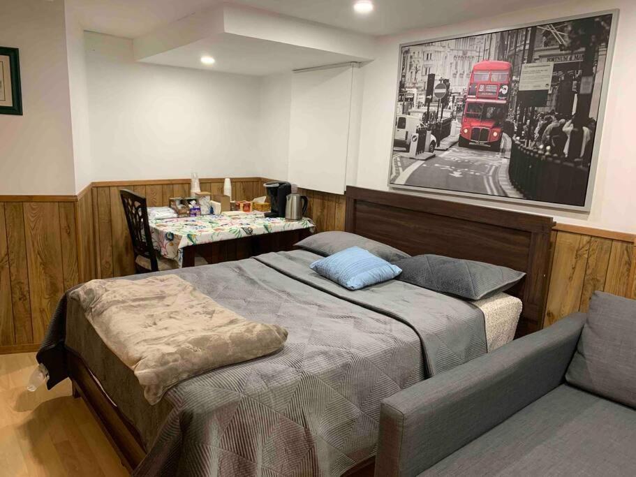 Big Oasis Studio Near Airport Yyz Hotell Toronto Exteriör bild